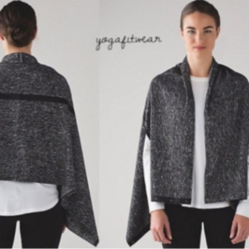 Lululemon Vinyasa Scarf Wrap Arm Holes